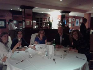 Tijdens een diner voor de associate partners. Van rechts naar links: Italië, Duitsland, België, Nederland en Spanje (Tulp Abogados).